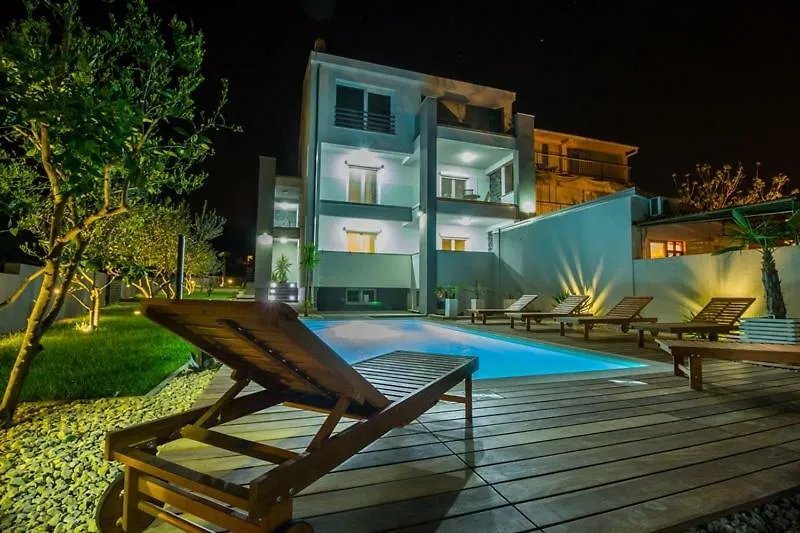 Apartmani Pocco Locco Biograd Na Moru