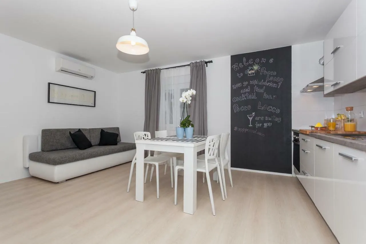 Apartman Apartmani Pocco Locco Biograd Na Moru