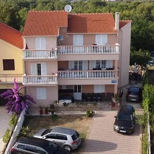 Apartman Mladen, Biograd Na Moru